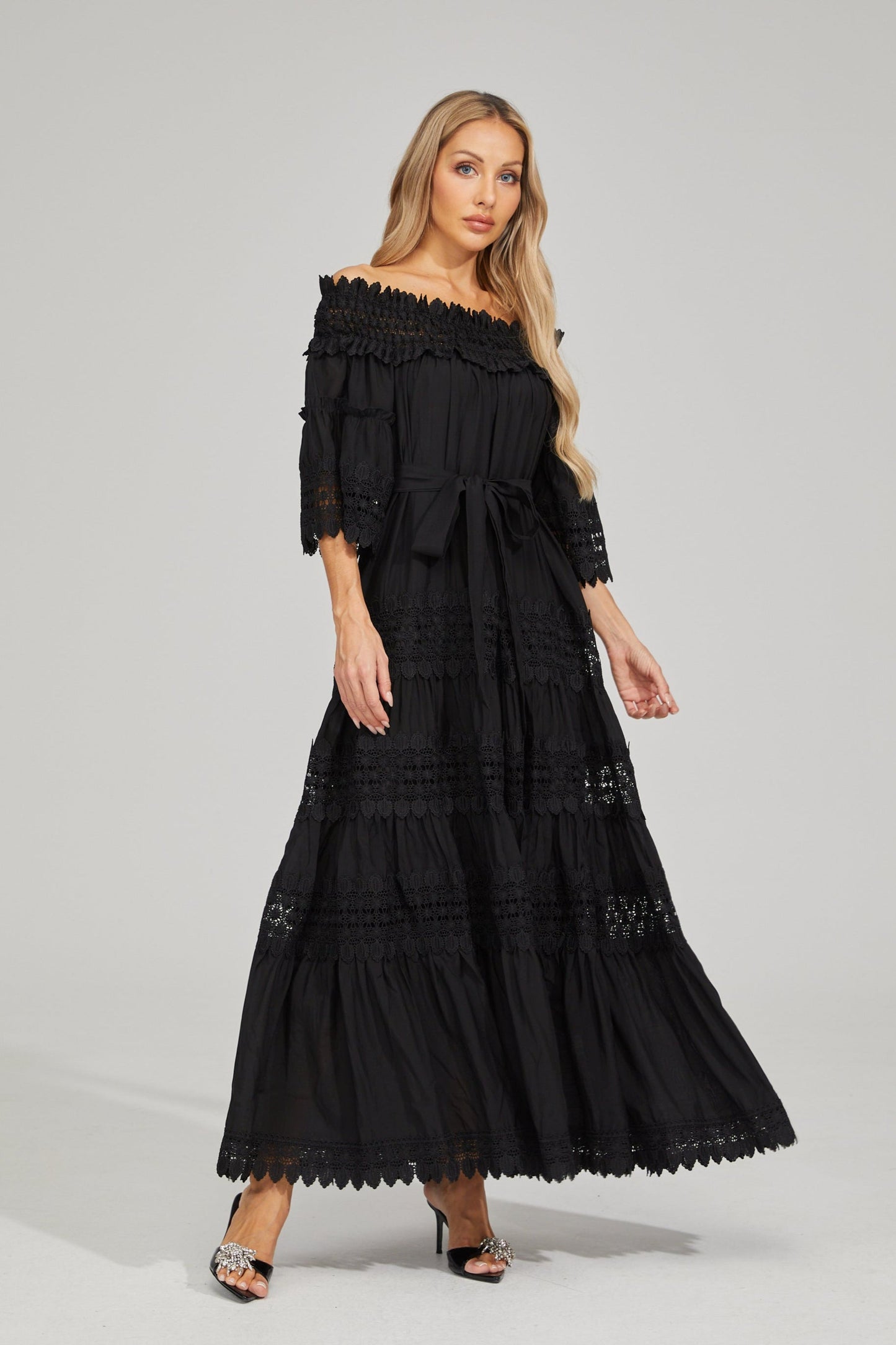 Rainaude Siyah Off-Shoulder Dantel Maxi Elbise