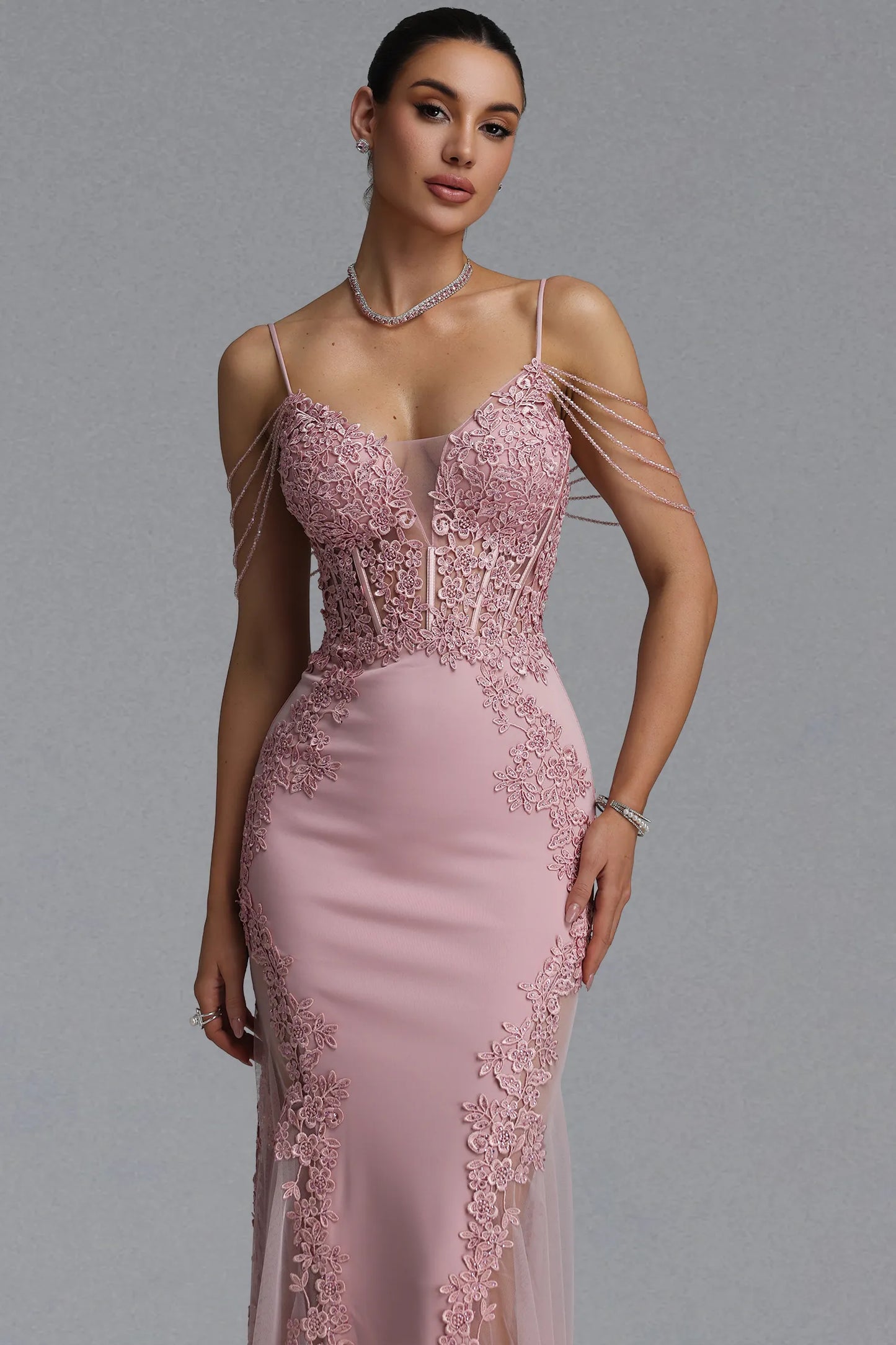 Dantel Çiçekli File Vücuda Oturan Balık Kesimli Maksi Abiye Elbise