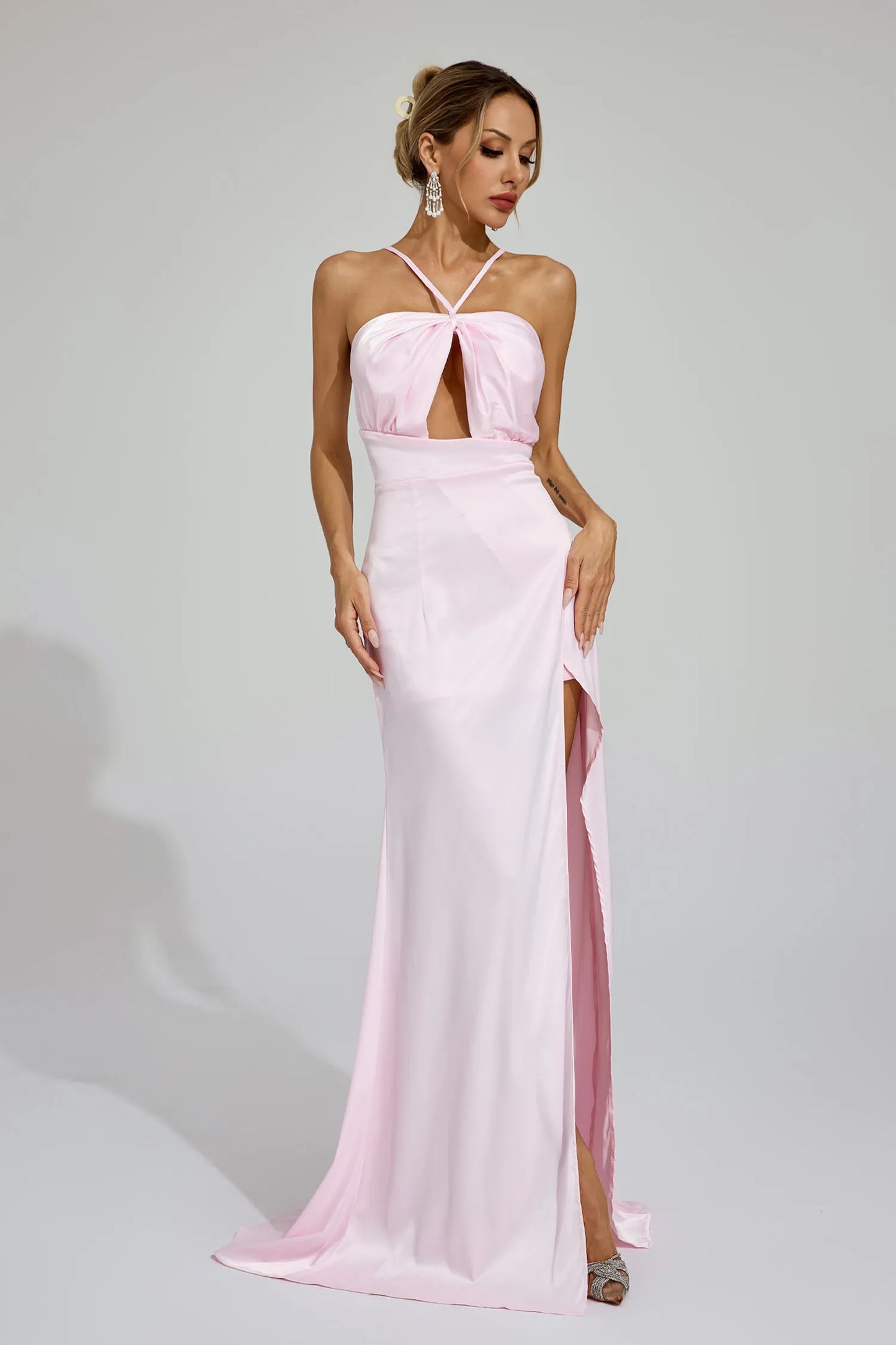 Katell Pembe Yırtmaçlı Halter Maxi Elbise
