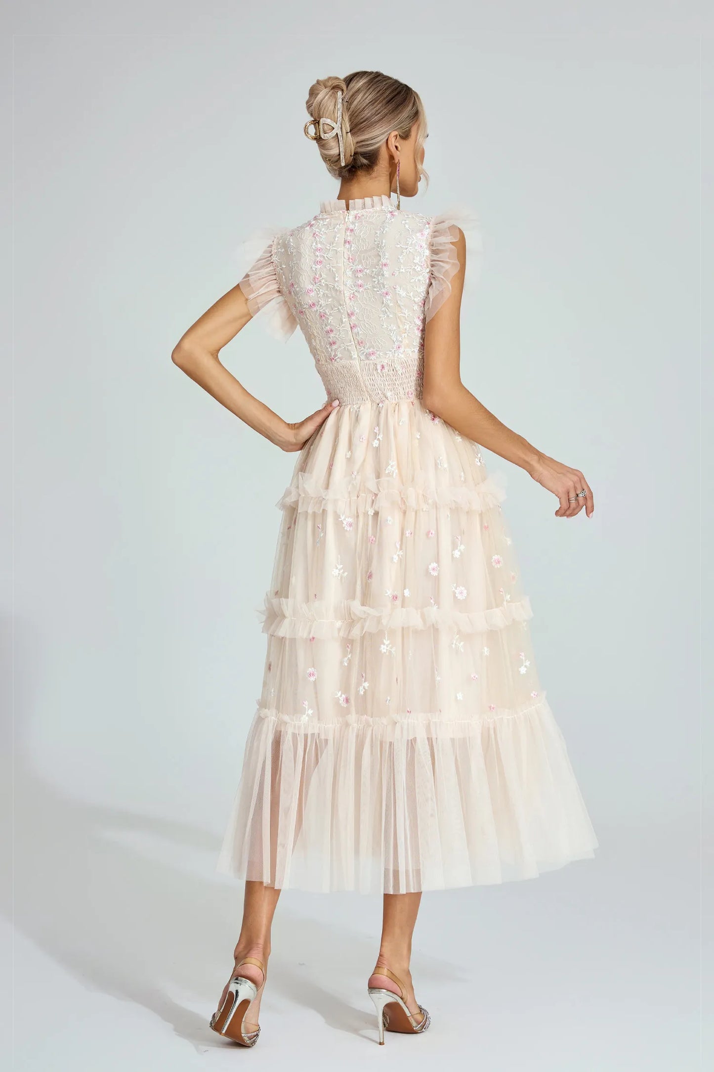 Shirley Kayısı Nakışlı Tül Maxi Elbise